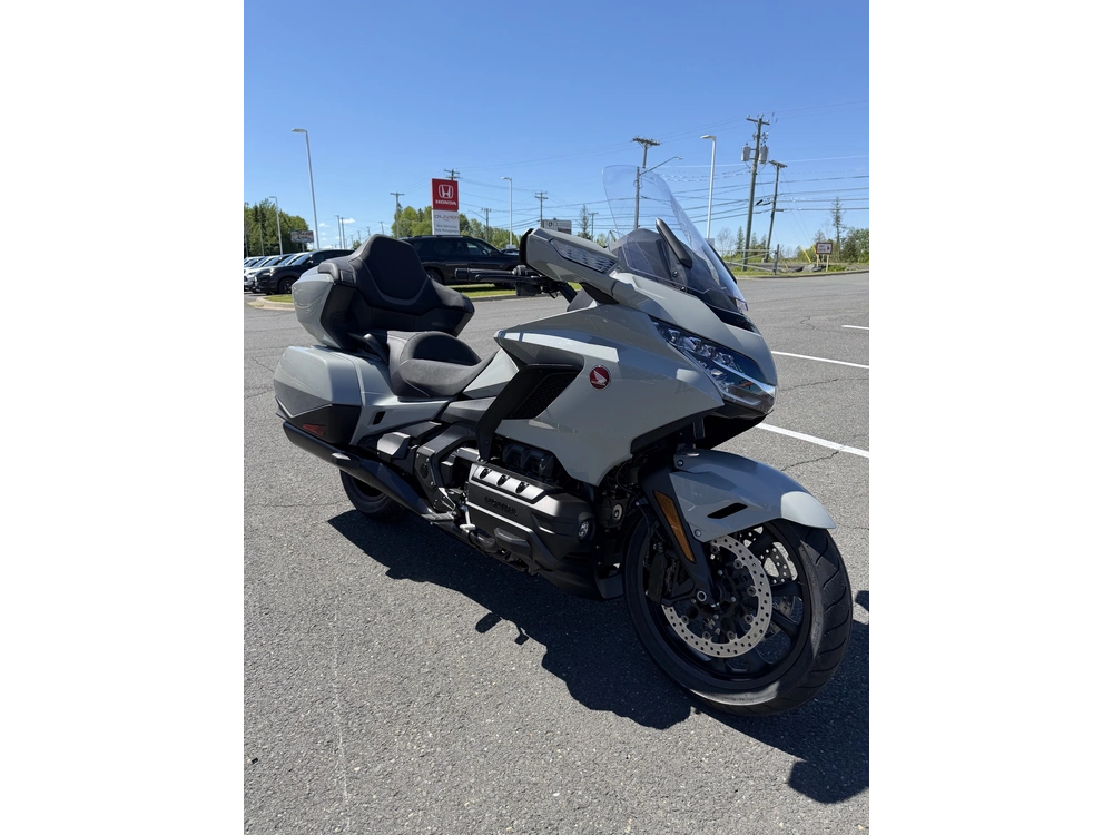 Honda Gold Wing Tour 2026 alt