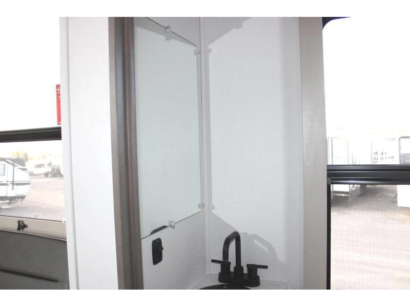 Grand Design Momentum 414m 2026 alt