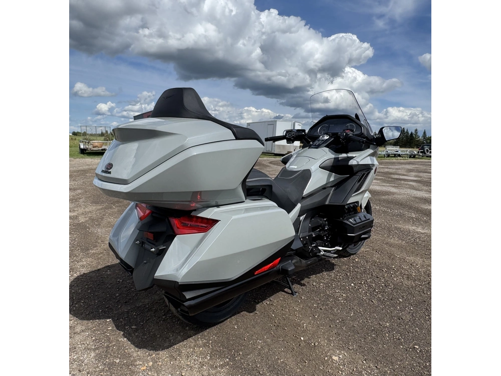 2026 Honda Gold Wing Tour alt