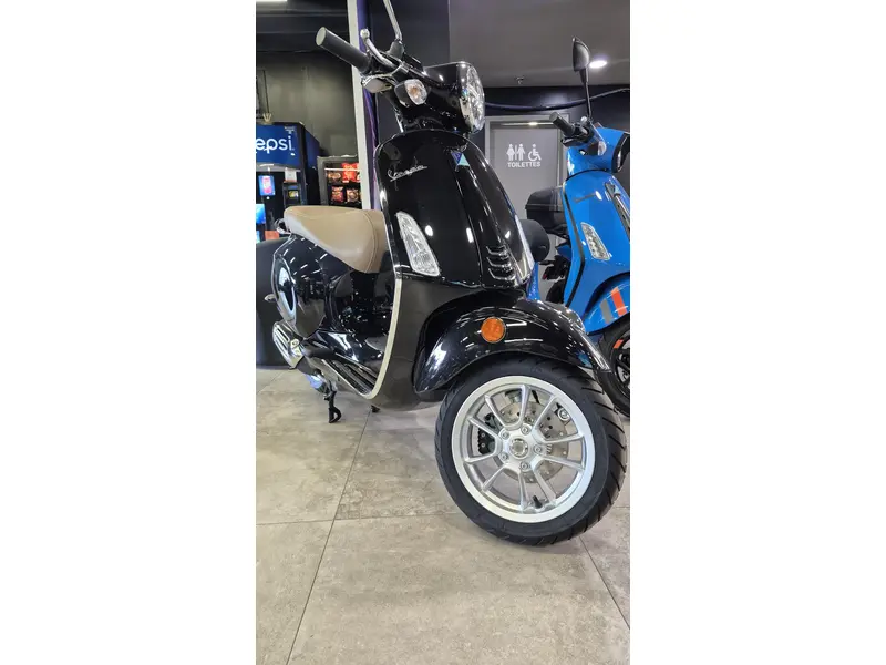 Vespa Primavera 150 2022