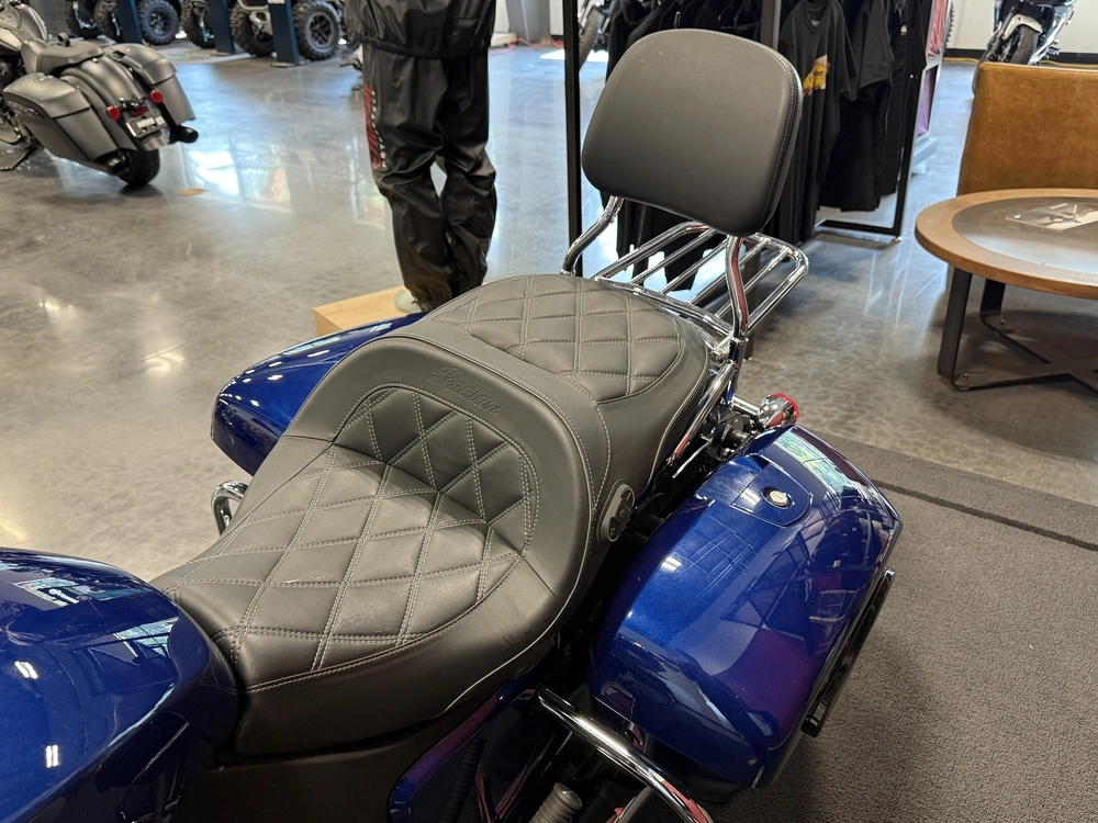 2020 Indian Motorcycle Challenger Limited alt