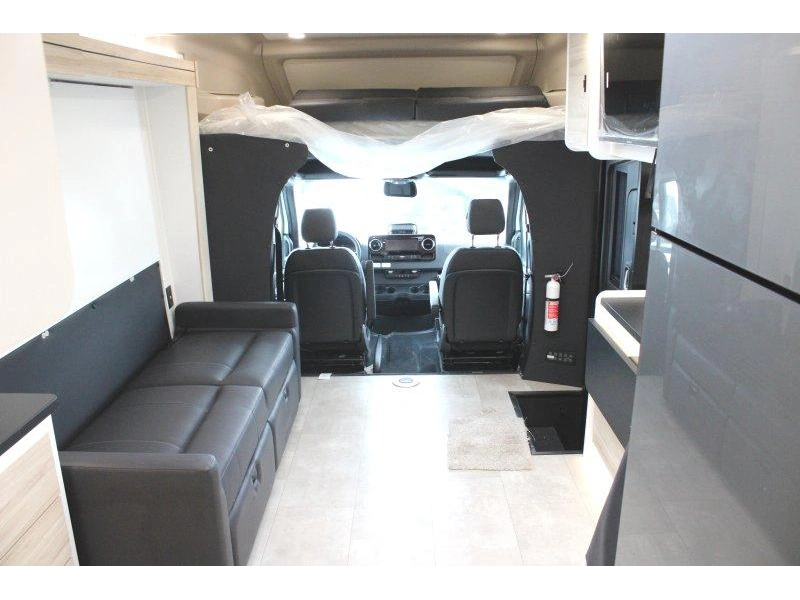 Entegra Coach Qwest 25m 2026 alt