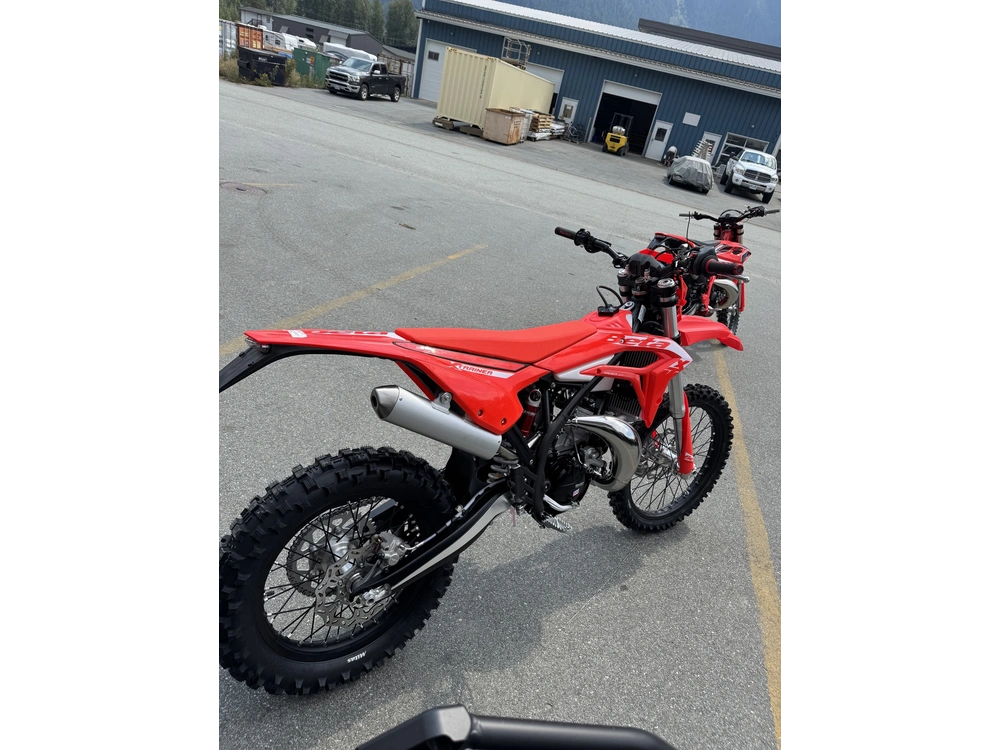 2027 Beta Xtrainer 200 *$92 Bi-weekly* alt