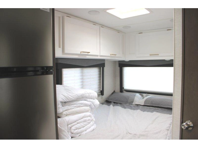 Thor Motor Coach Four Winds 22e 2025 alt