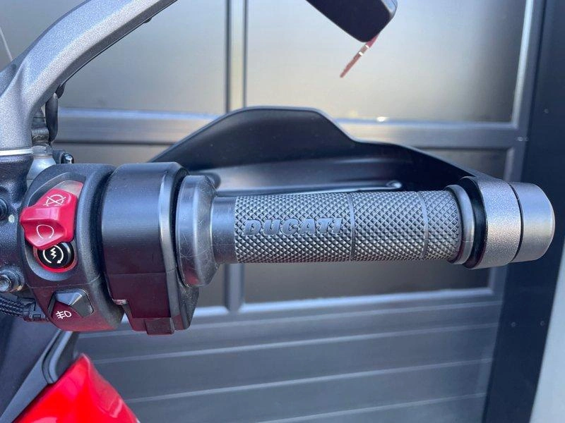 2021 Ducati Multistrada V4 alt