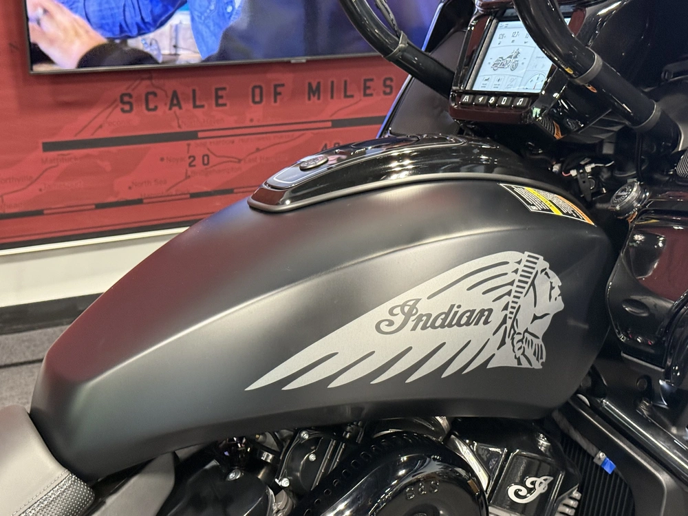2026 Indian Motorcycle Challenger 112 Dark Horse® With Powerband Audio alt