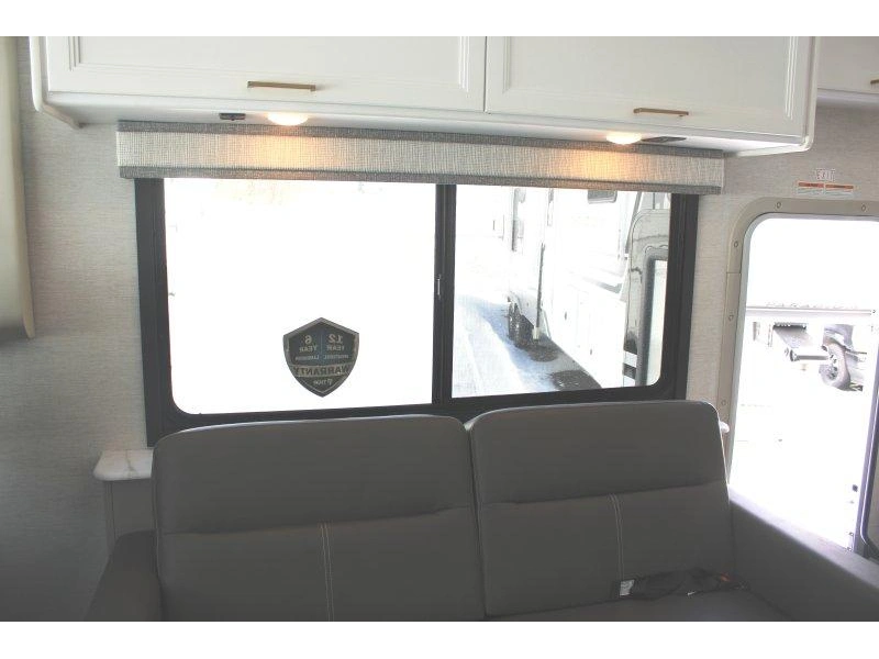 Thor Motor Coach Resonate 30c 2026 alt