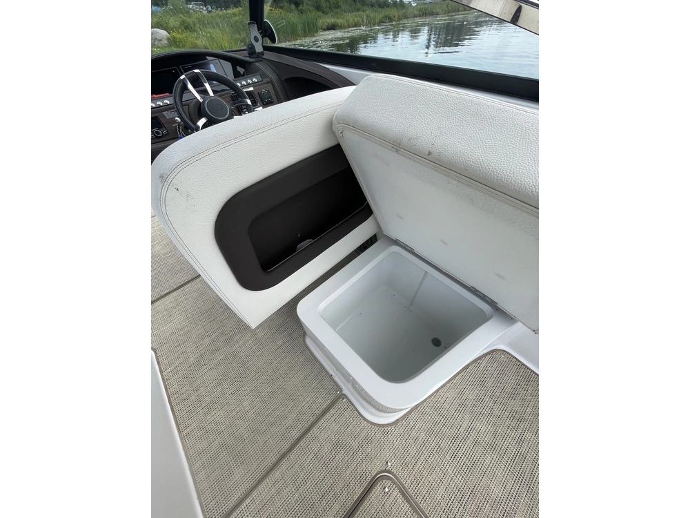 2017 Cobalt Boats R30 alt