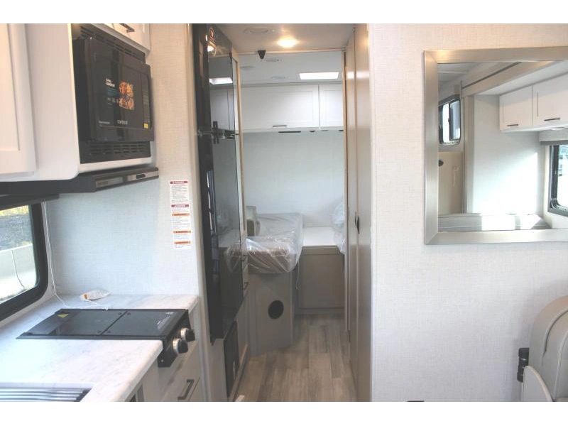 Thor Motor Coach Four Winds 25z 2026 alt