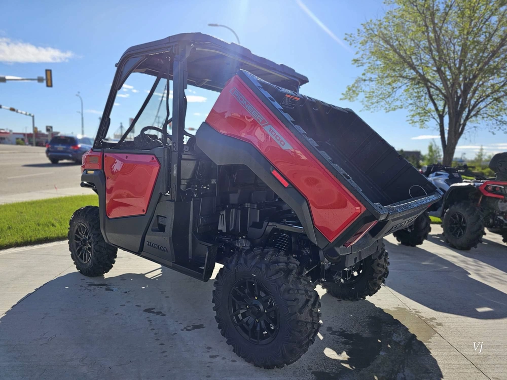 2026 Honda Pioneer 1000-3p Deluxe alt