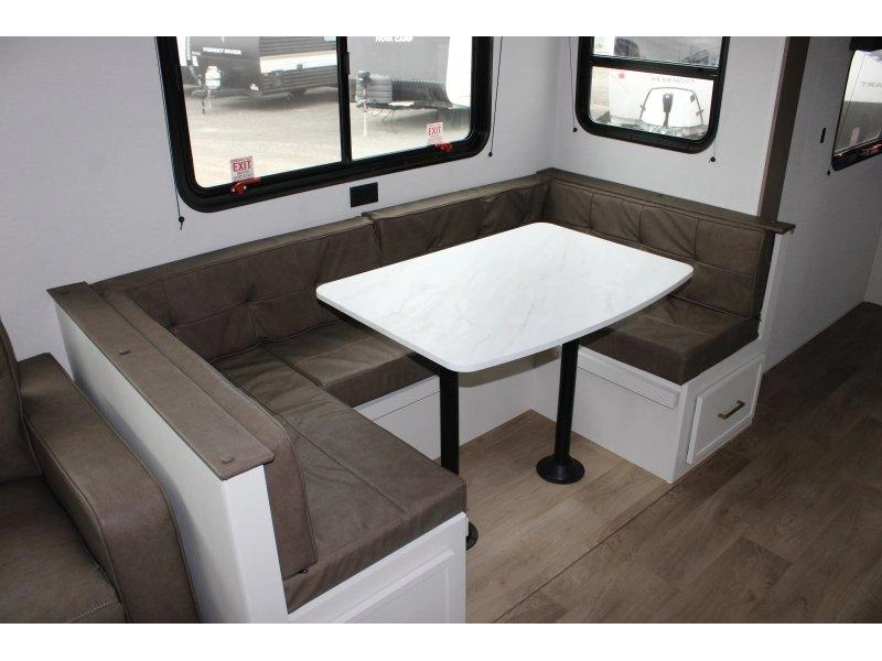 Grand Design Transcend 27dbx 2026 alt