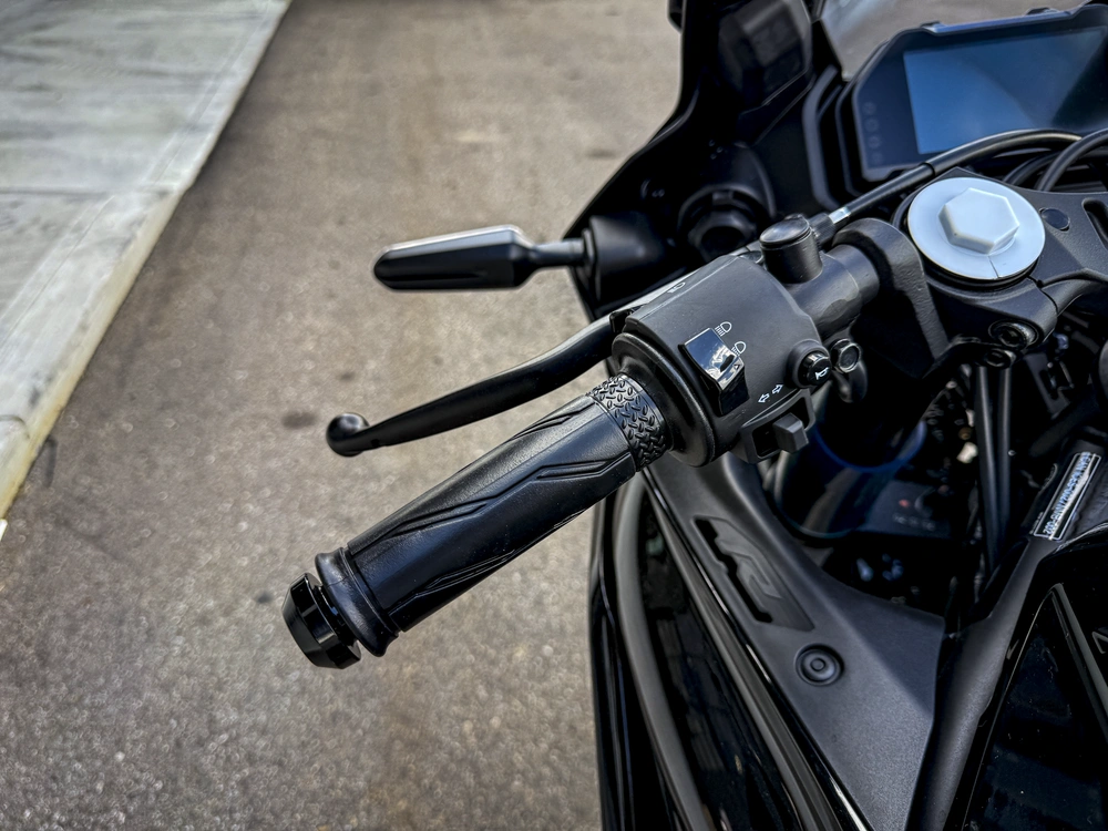 2026 Yamaha R3 alt