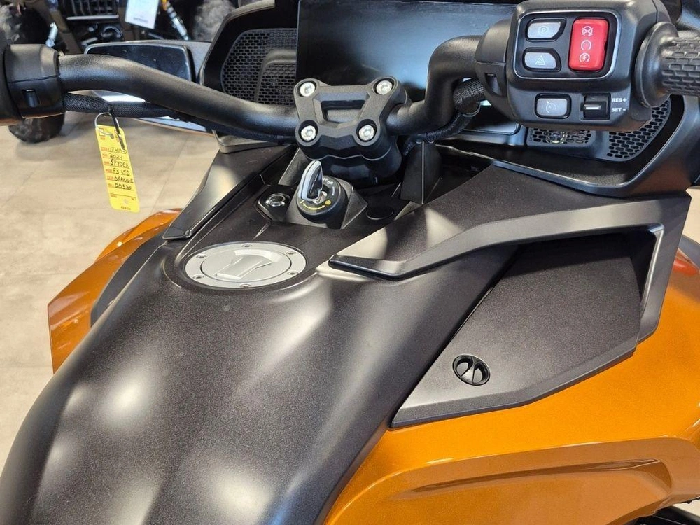 Can-am F3 Limited Special Serie 2024 alt