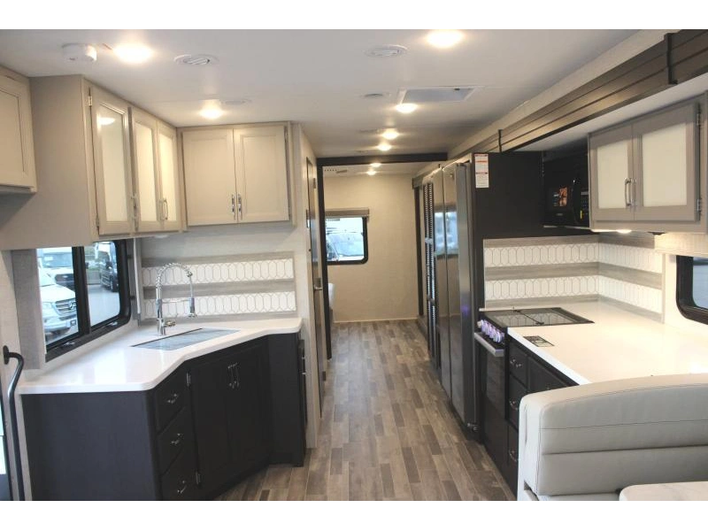 2025 Thor Motor Coach Indigo Dd35 alt