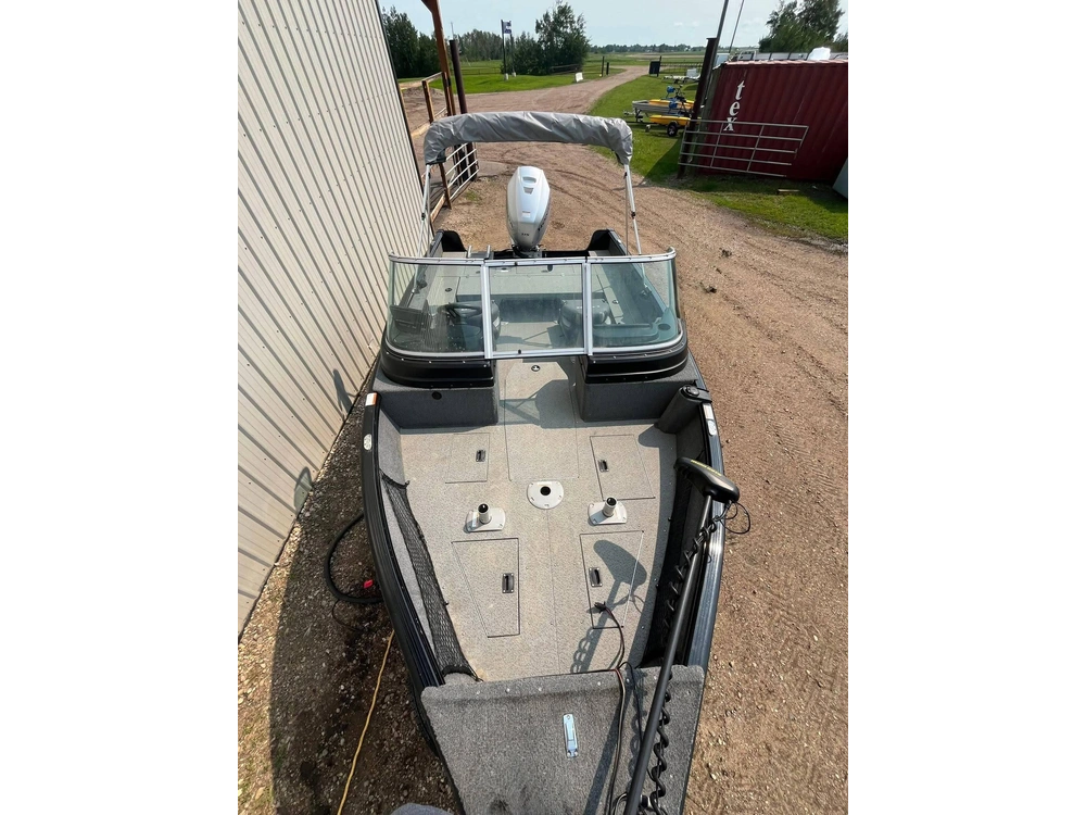 2018 Lund Boat Co 1775 Impact alt