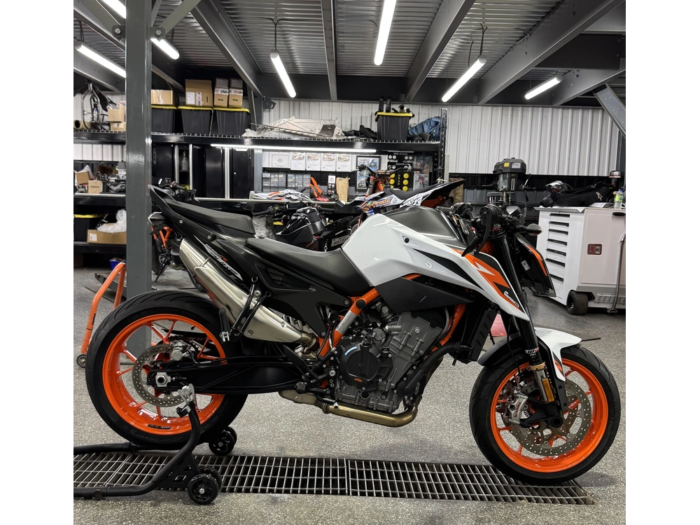 2021 Ktm 890 Duke R alt