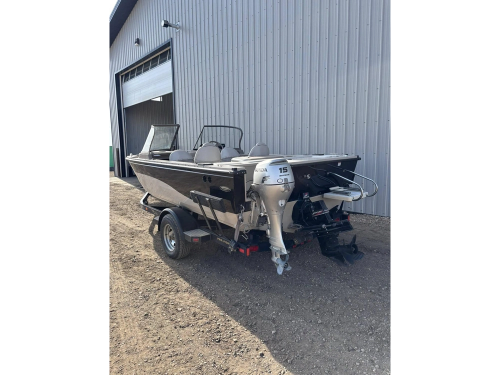 2003 Crestliner 1850 Sportfisher - 15hp Honda alt