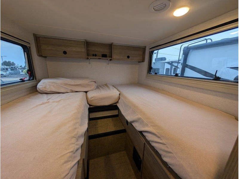 Winnebago Ekko 23b 2025 alt