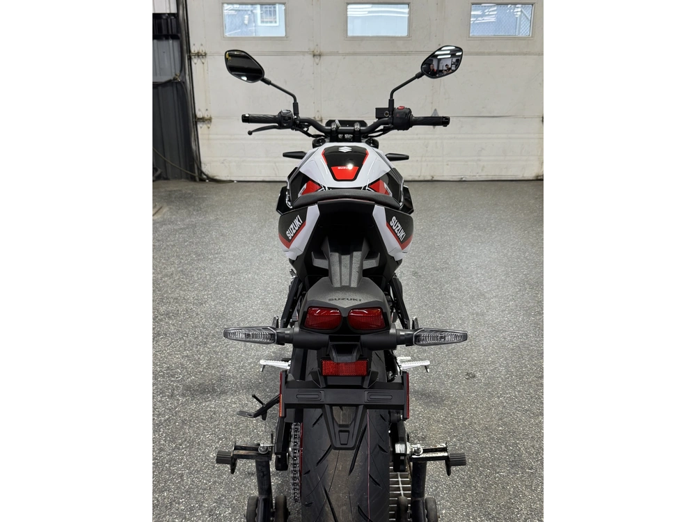 2025 Suzuki Gsx-8sm5 alt