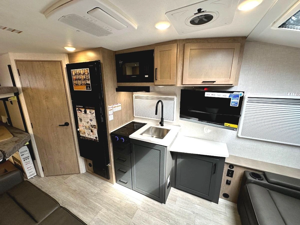 Ember Rv Overland 190msl 2027 alt