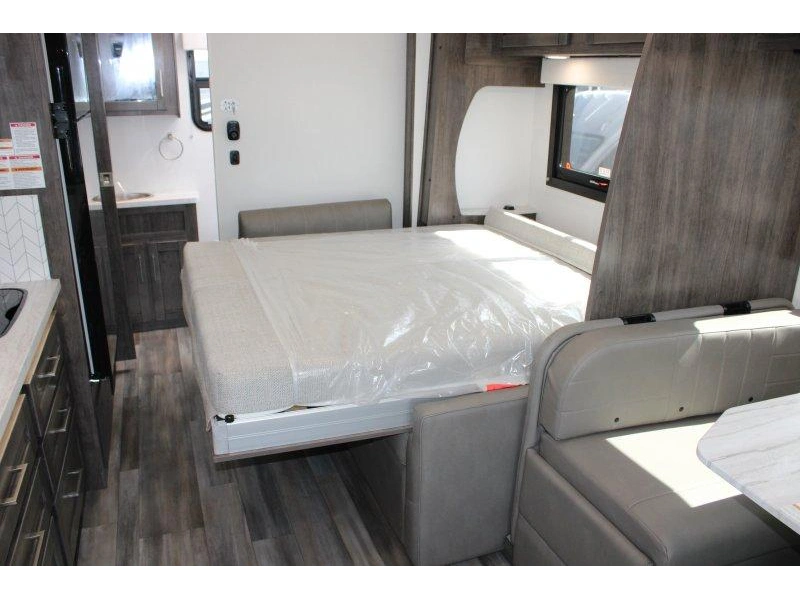 Entegra Coach Qwest 24r 2026 alt