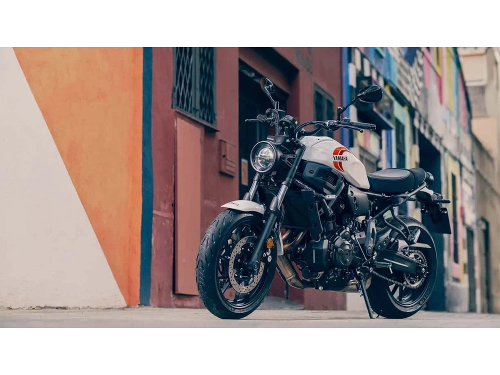 2025 Yamaha Xsr700 Heritage White alt