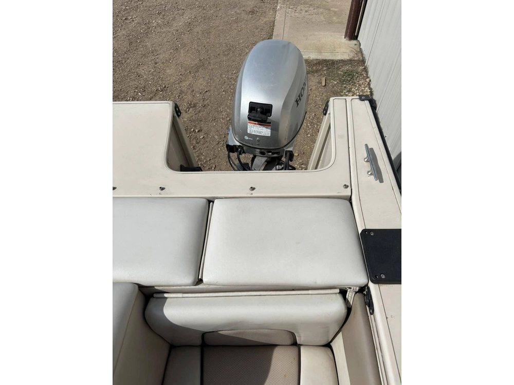 2003 Crestliner 1850 Sportfisher - 15hp Honda alt