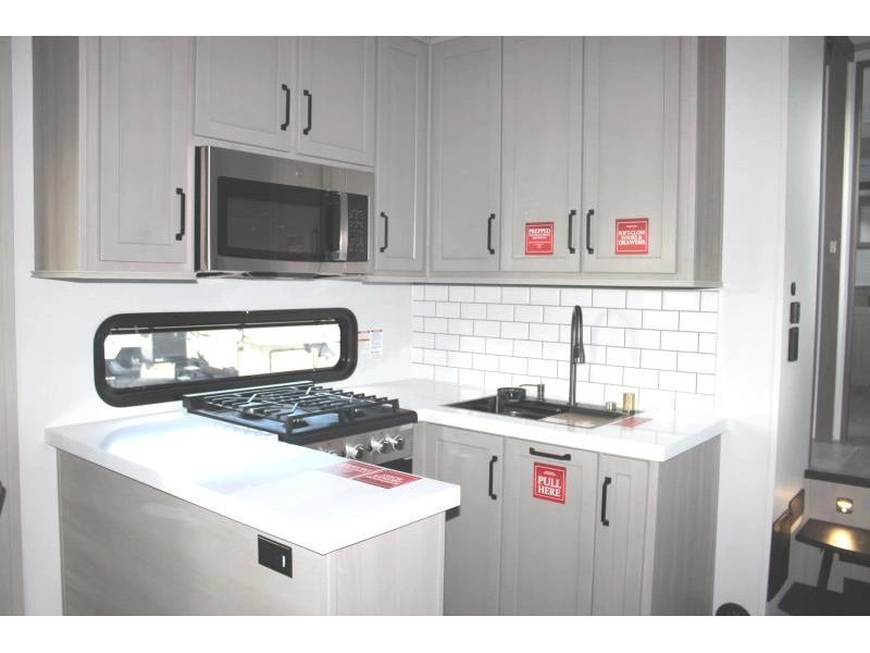 Grand Design Momentum 414m 2026 alt