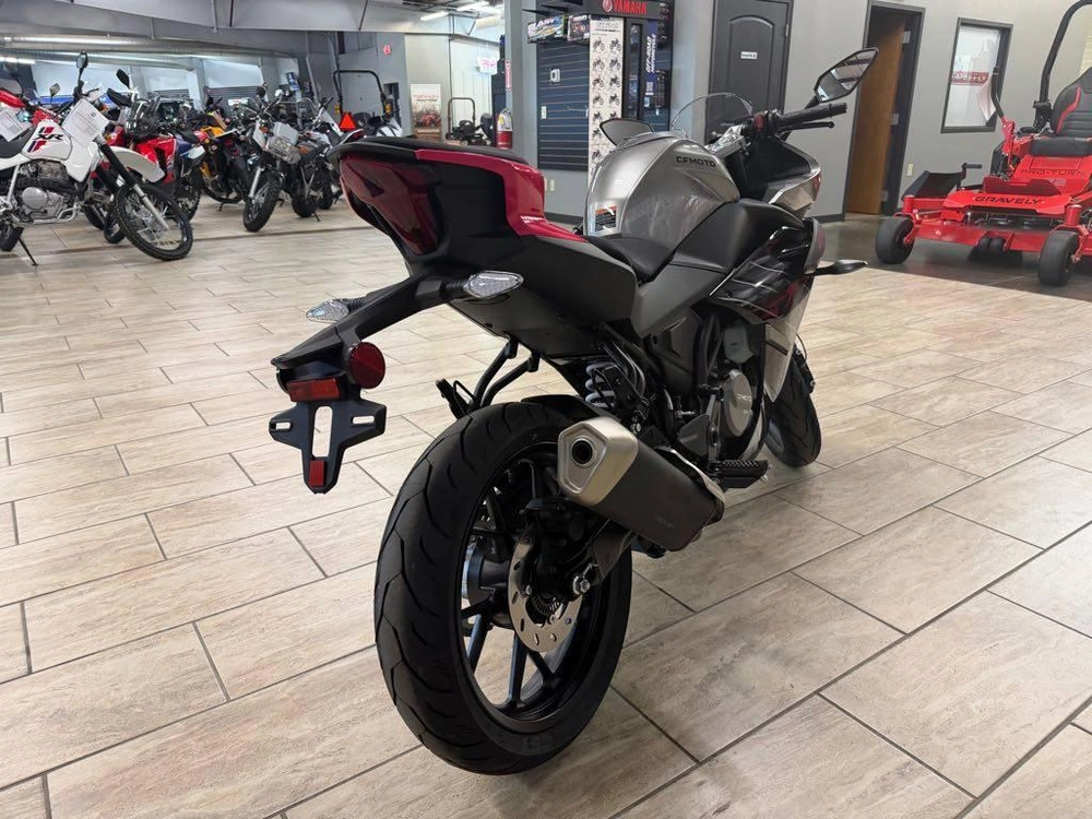 2026 Cfmoto 300ss 5us