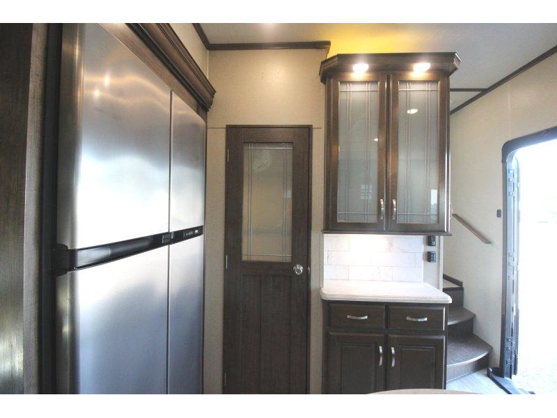 Grand Design Solitude 375res 2020 alt