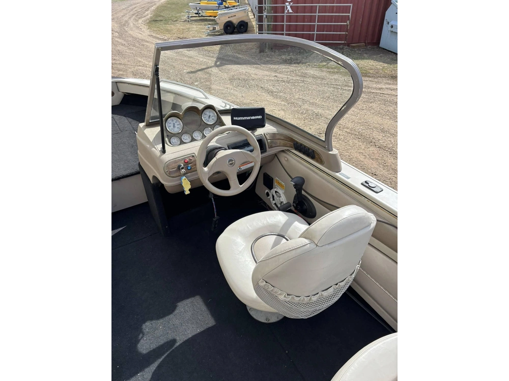 2003 Crestliner 1850 Sportfisher - 15hp Honda alt