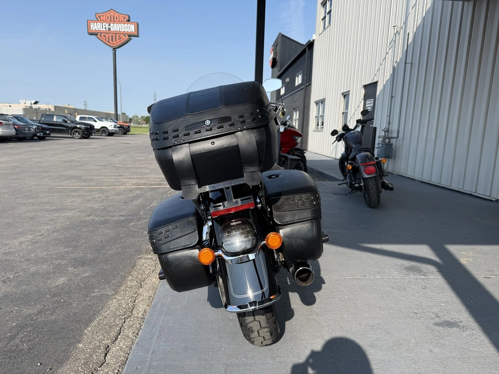 2022 Harley-davidson Flhcs-heritage Classic 114 alt