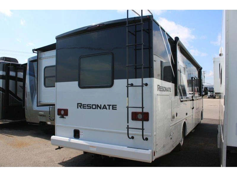 Thor Motor Coach Resonate 30c 2026 alt
