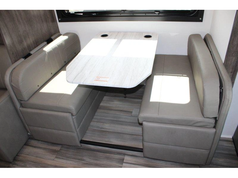 Entegra Coach Qwest 24r 2026 alt