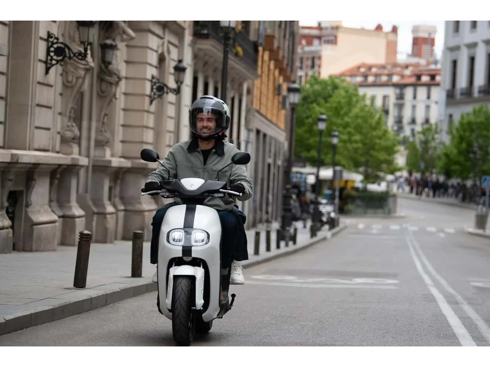 2025 Yamaha Neo's alt