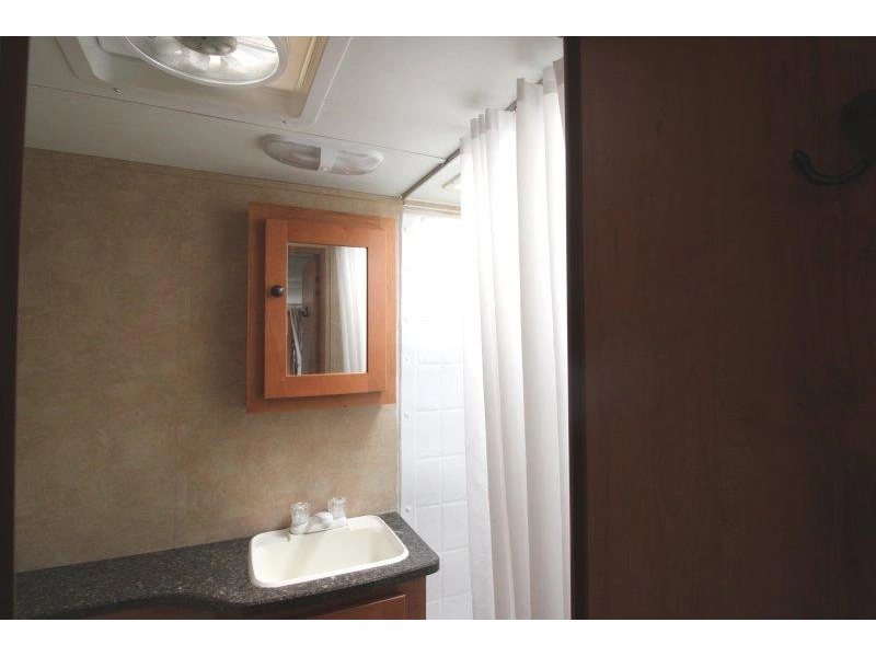 2013 Cruiser Rv Shadow Cruiser 260bhs alt