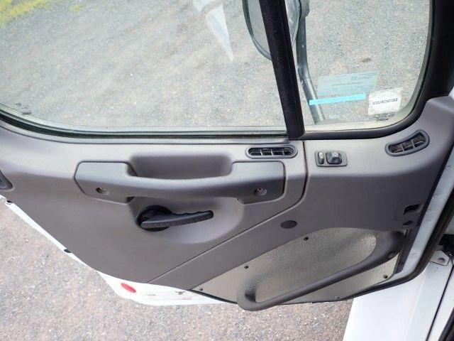 Freightliner M2-106 2013