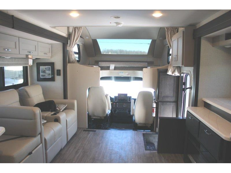Thor Motor Coach Inception 38dx 2026 alt