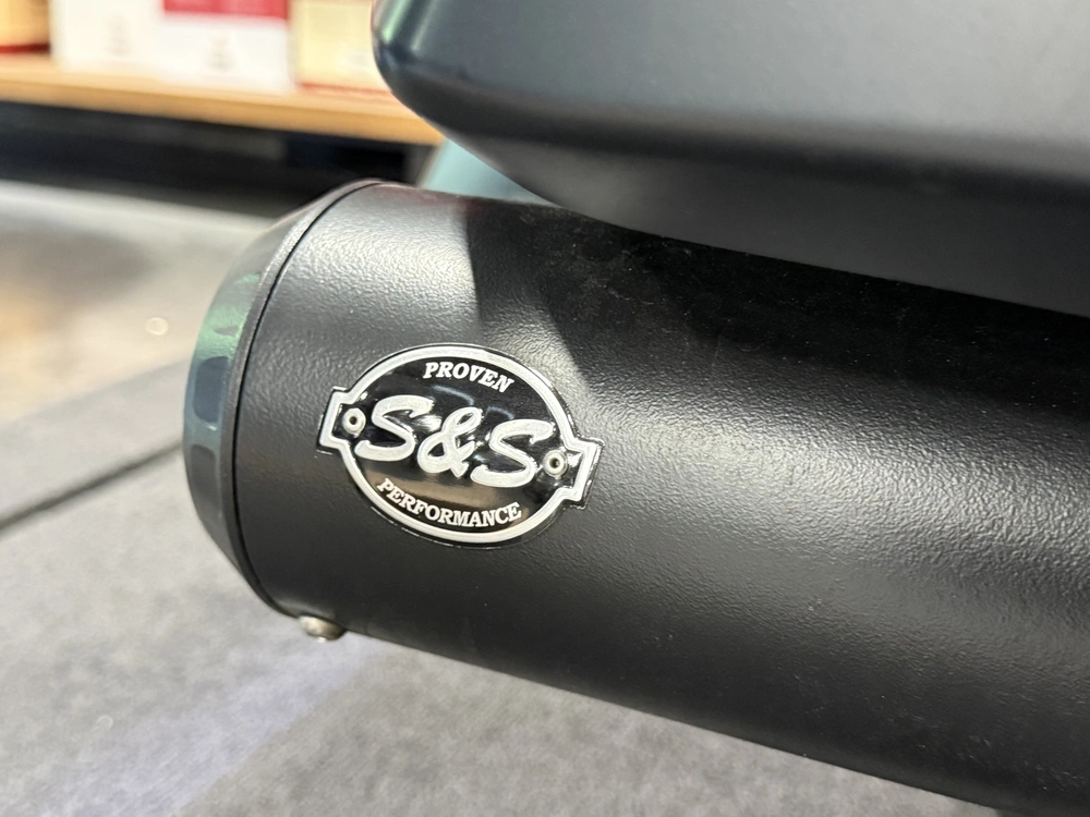 2026 Indian Motorcycle Challenger 112 Dark Horse® With Powerband Audio alt