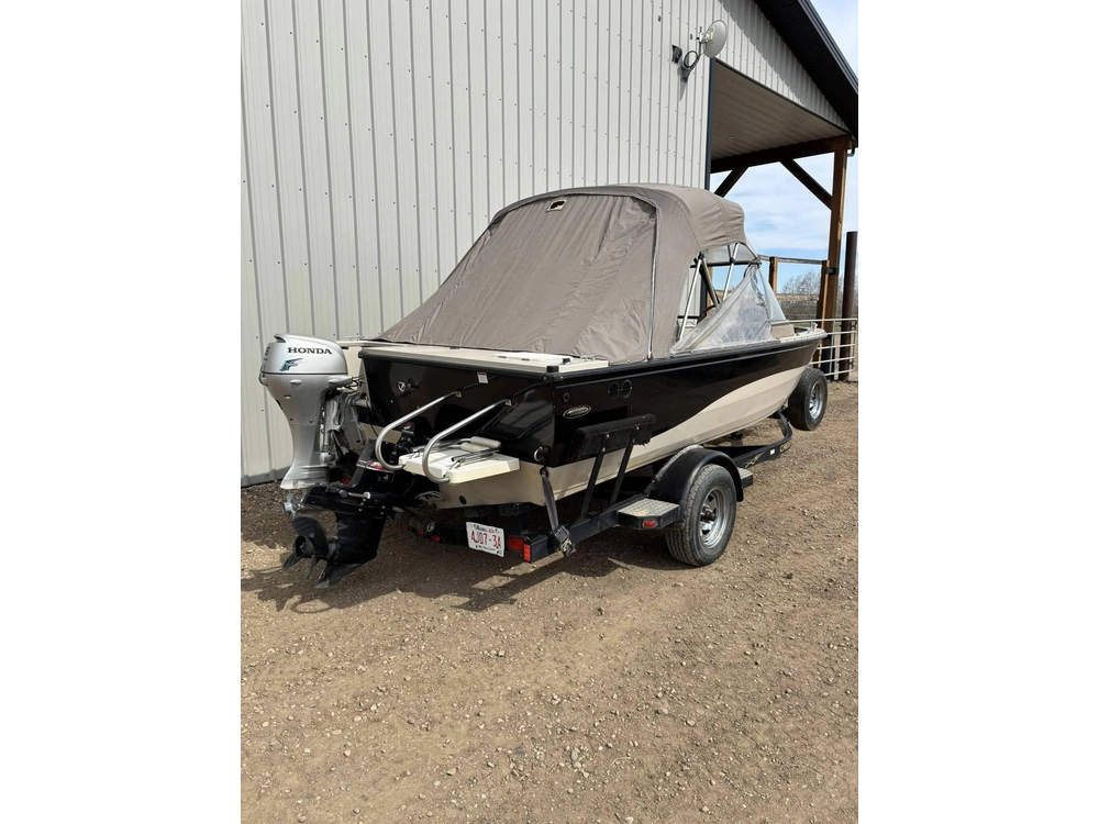2003 Crestliner 1850 Sportfisher - 15hp Honda alt