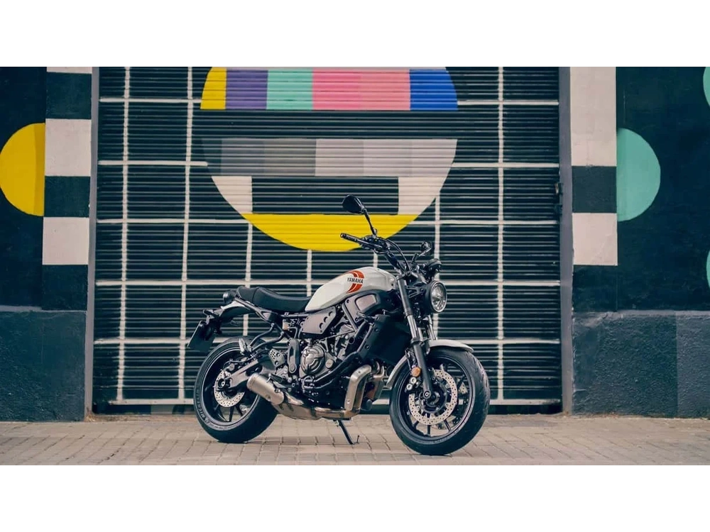 2025 Yamaha Xsr700 Heritage White alt