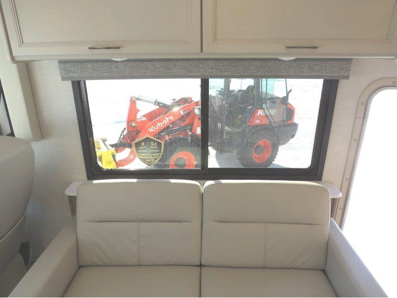 2026 Thor Motor Coach Resonate 30c alt