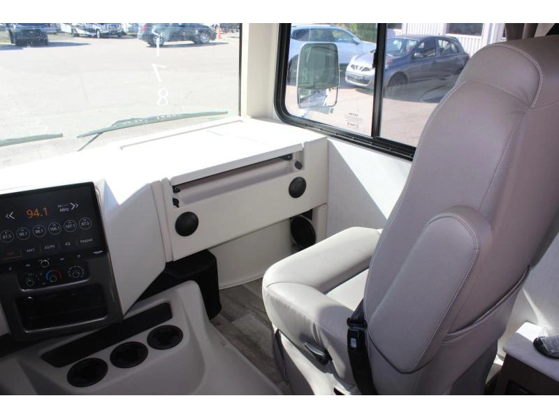 Thor Motor Coach Hurricane 29l 2026 alt