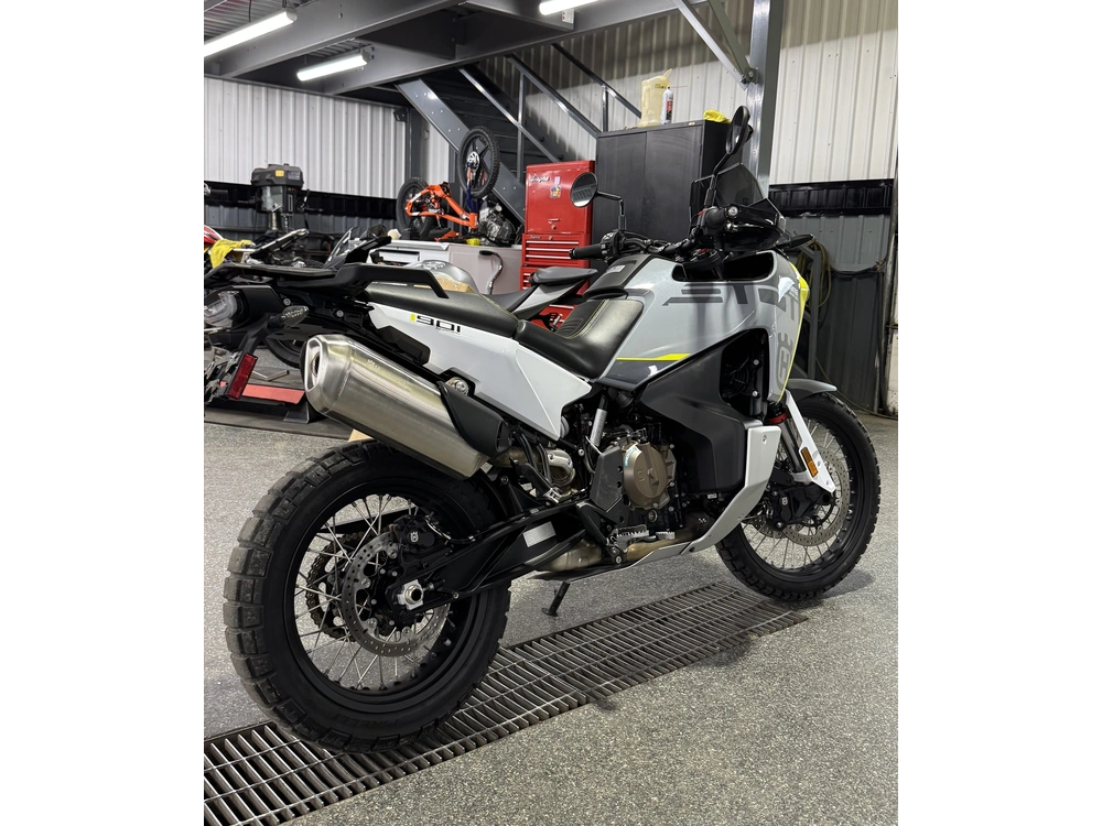 Husqvarna Norden 901 2025 alt