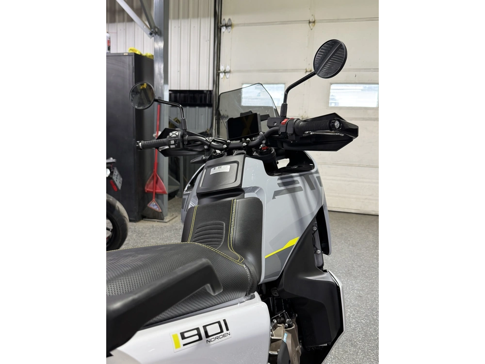 Husqvarna Norden 901 2025 alt