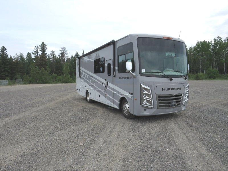 2026 Thor Motor Coach Hurricane 29l alt