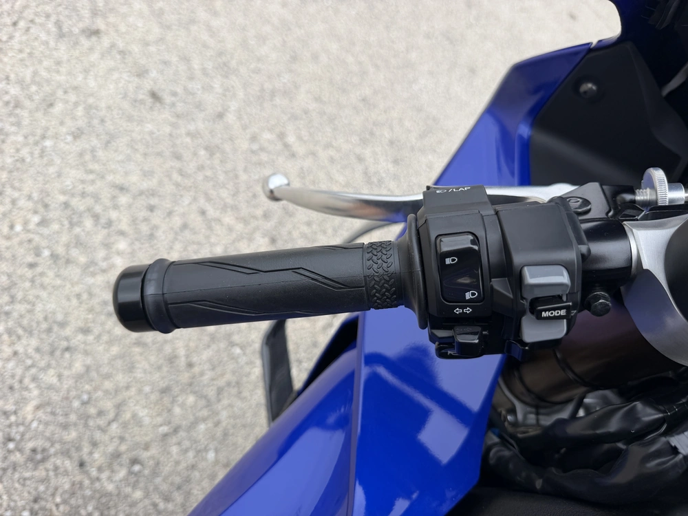 2026 Yamaha Yzf-r1 alt