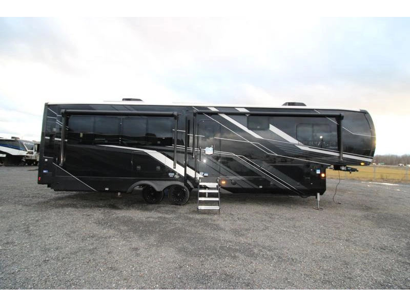Jayco Pinnacle 38kpts 2026 alt
