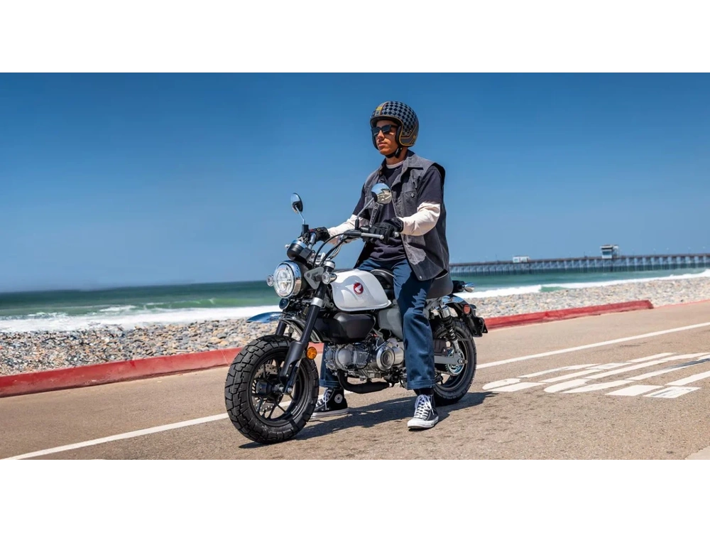 2025 Honda Monkey alt