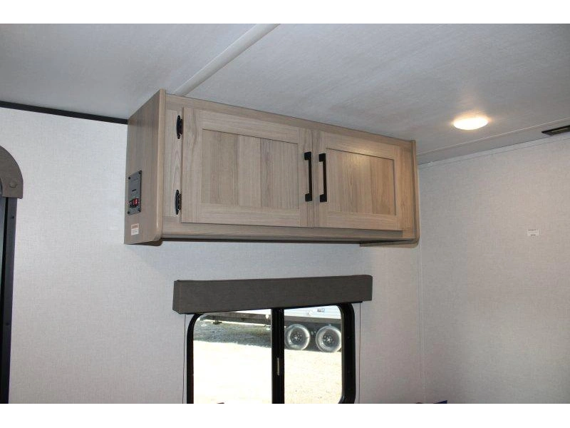 Keystone Rv Coleman 17r 2026 alt